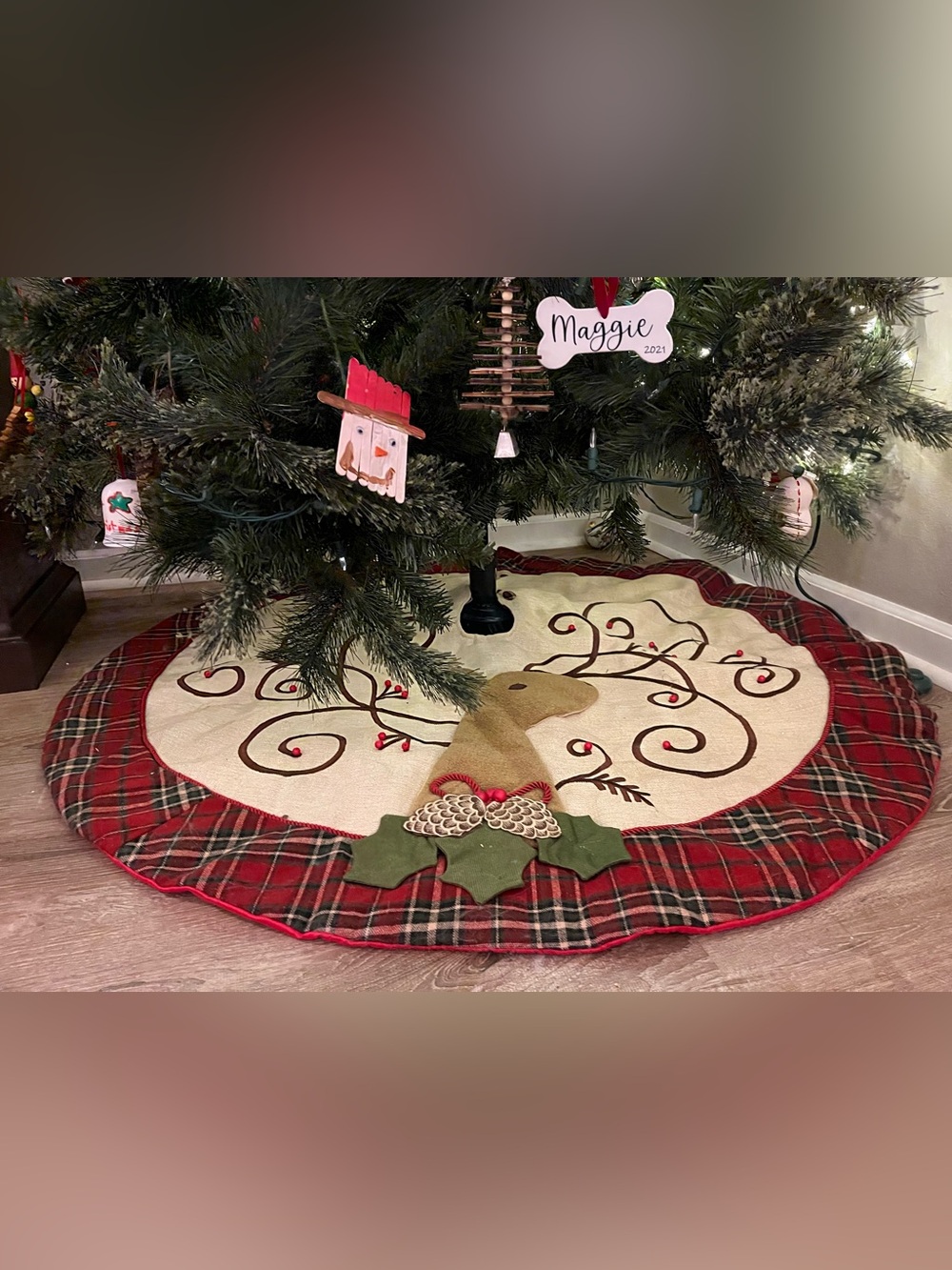 Pier 1 Woodland Reindeer Cream and Red Plaid Rustic Christmas Tree Skirt